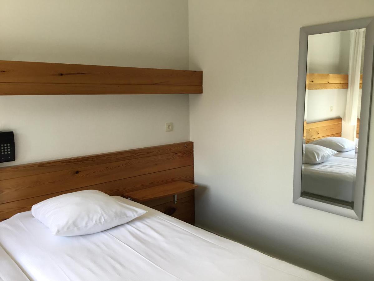 Hotel Steensel Dış mekan fotoğraf